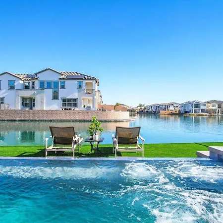 Lake Front Villa W/4 Master Bedrooms /Coachella